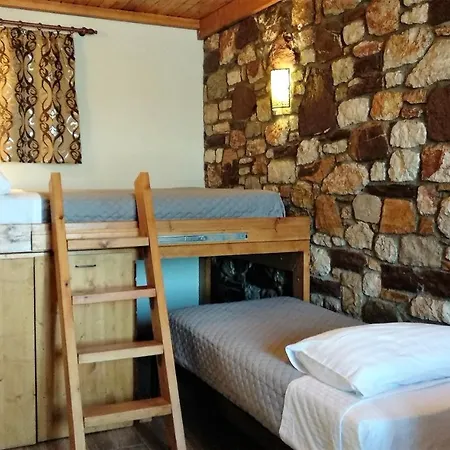 Rustic House * Έμπωνας